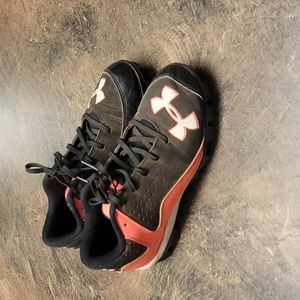 Girls Under Armour softball cleats